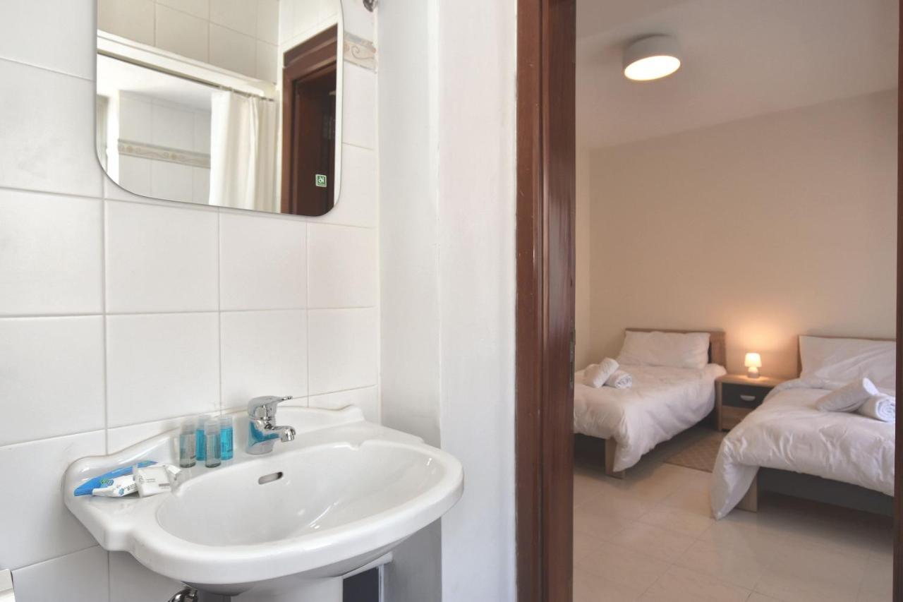 Апартаменты Bright And Spacious 2 Bedroom With Harbour View - 3 *