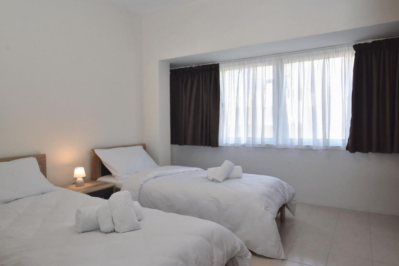 Bright And Spacious 2 Bedroom With Harbour View - 3